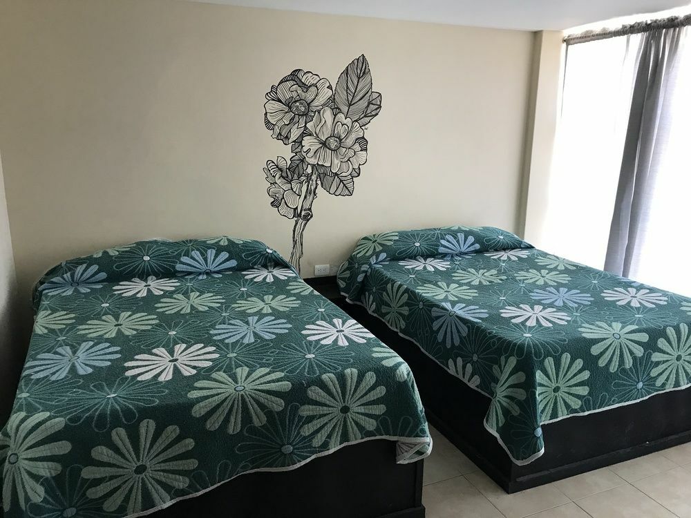 Hotel June Puebla de Zaragoza Esterno foto